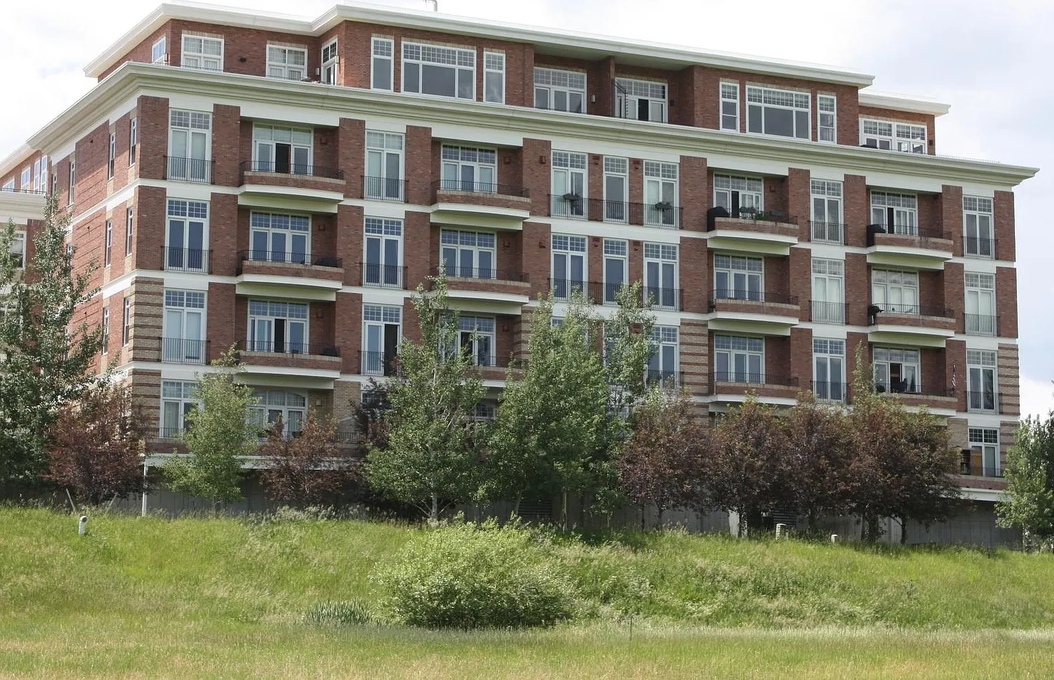 2 bed, 1184 sqft, $3,600 — Photo 1
