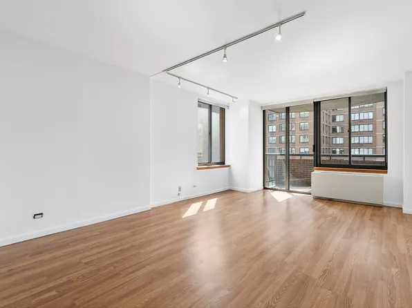157 East 32nd Street image 2 of 13