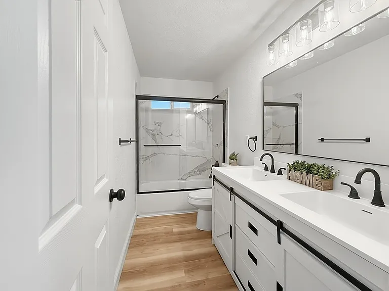 139 Glacier Ct — Photo 3