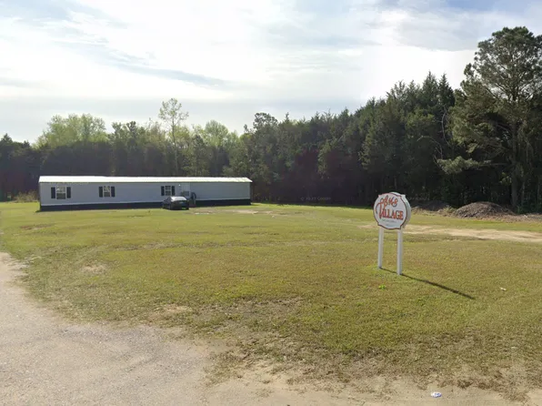 406 McQueen St, Dillon, SC 29536