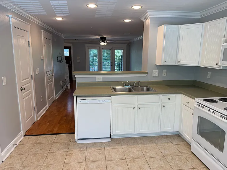 3950 Cherokee Woods Way #201 — Photo 4