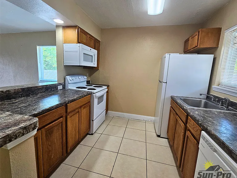 900 S Peninsula Dr #112 — Photo 6