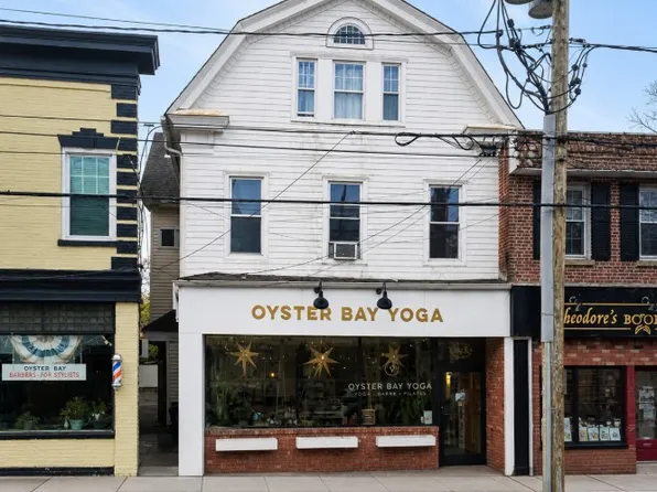 9 Audrey Ave APT C, Oyster Bay, NY 11771