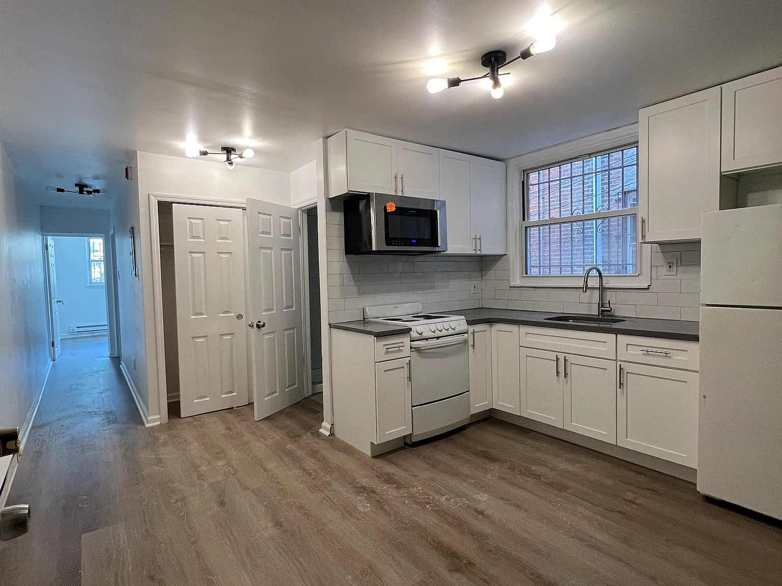 1528 S Broad Street — Photo 1
