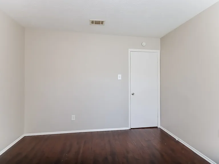 502 Hildred Ave — Photo 14