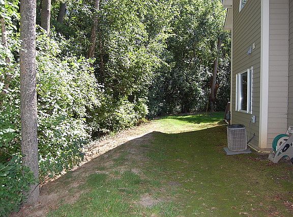 4th image of 39530 N Bishop Ct