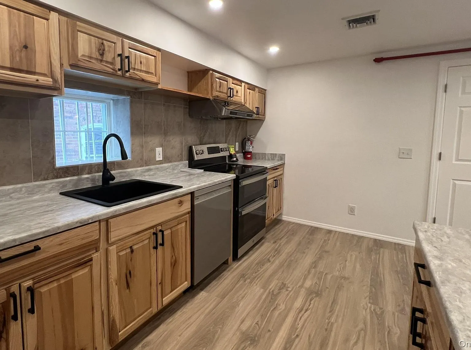 2 bed, 1104 sqft, $3,000 — Photo 3