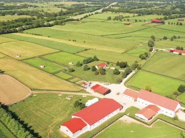 860 E Leestown Rd, Midway, KY 40347