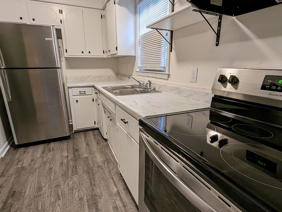 1st image of 114 Coldbrook Dr