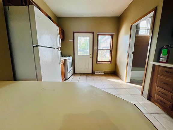 5th image of 2222 Walnut St