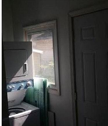 No washer/dryer...hookup only