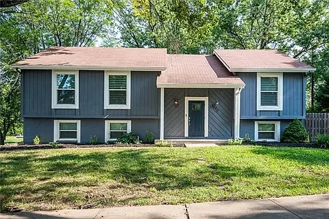 3040 Yellowstone Dr — Photo 1