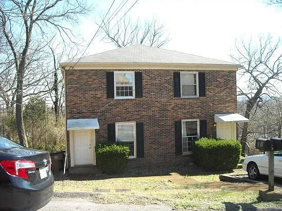 2835 Hillside Dr — Photo 9