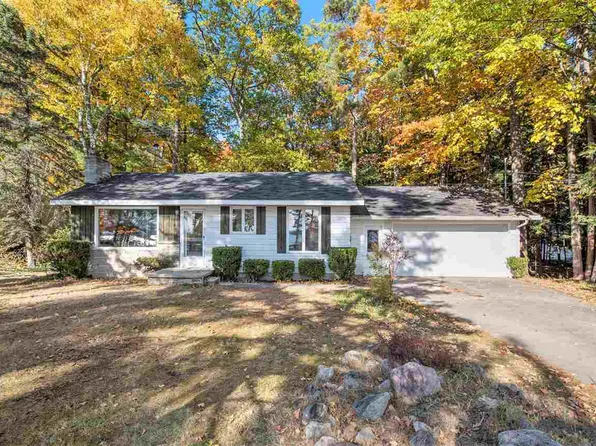 8111 S Lake Shore Dr, Harbor Springs, MI 49740