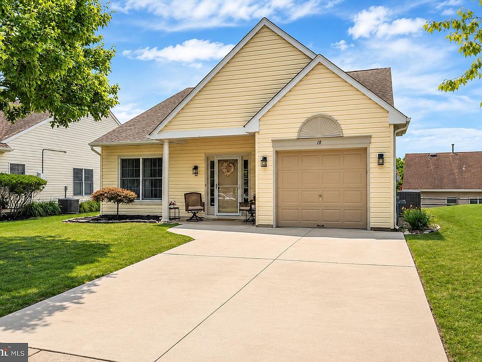 1st image of 18 Lantern Ln