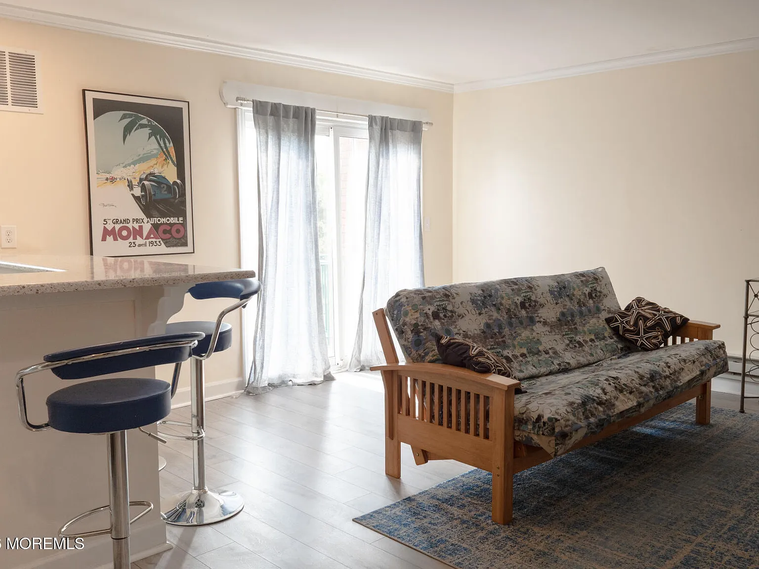 2 bed, 1015 sqft, $1,900 — Photo 4