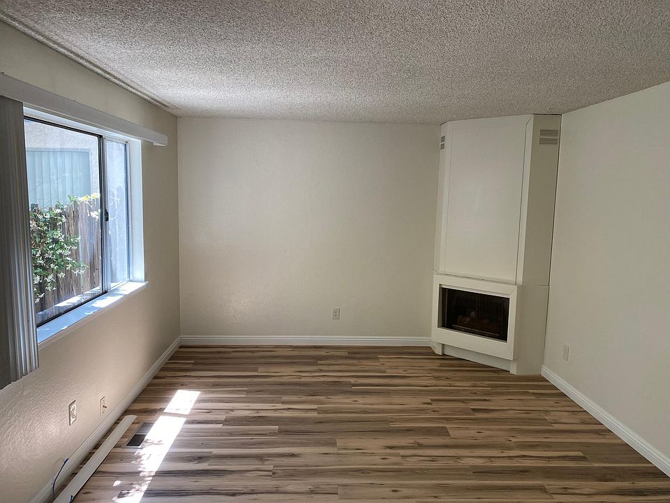 1st image of 840 Opal Dr #2