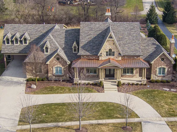 39W220 Longmeadow Ln, Saint Charles, IL 60175