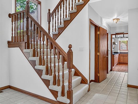 4th image of 1808 Rolling Woods Dr