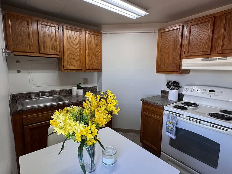 716 Washington Pl — Photo 46