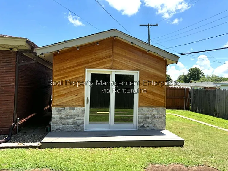 2301 N Warren Ave — Photo 43