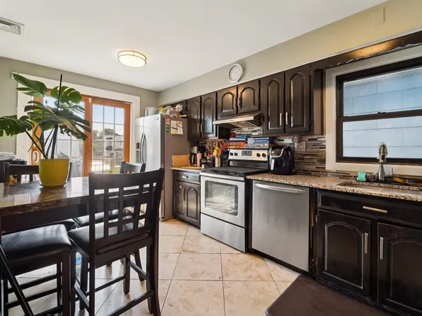 15 Linden Avenue image 17 of 23