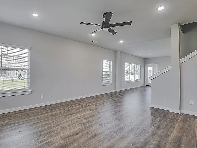 4402 Clovis Ave — Photo 3