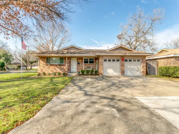 1113 Mary Dr, Hurst, TX 76053