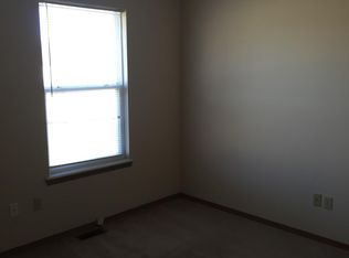 325 W Pawnee Ln #B, Clever, MO 65631