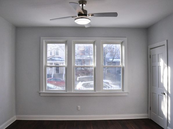 2529 N Washtenaw Ave #1