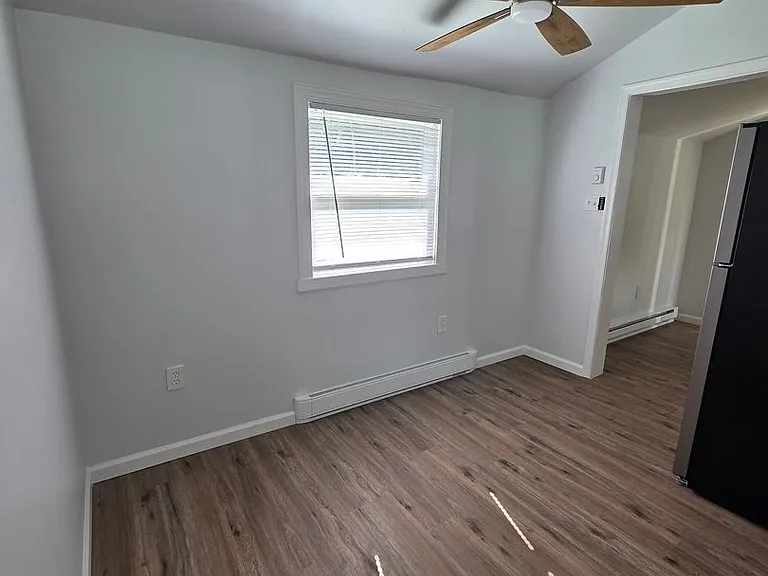 1735 W 8th St — Photo 2