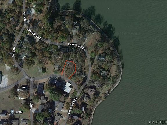 5th image of 414 Temple Dr