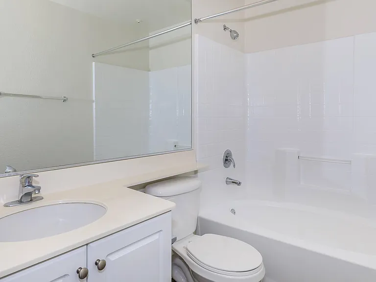 Laurel Glen Apartment Homes — Photo 67