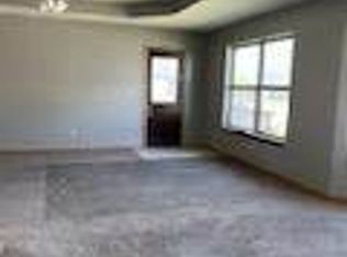 3045 W Greenwood St, Springfield, MO 65807