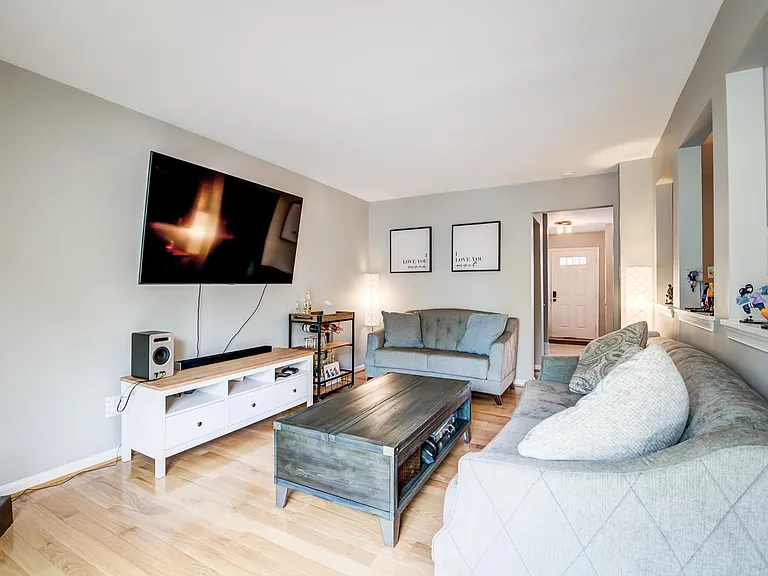 7112 Lake Cove Dr — Photo 10