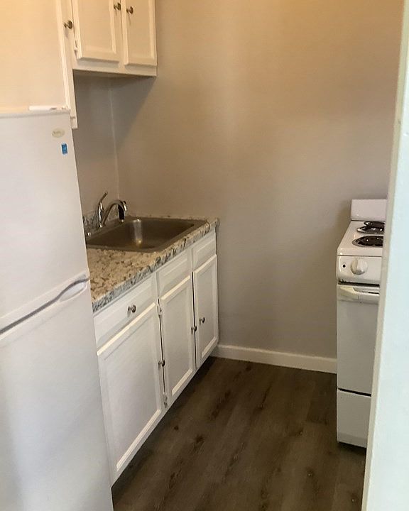 1st image of 57 Vine St #7
