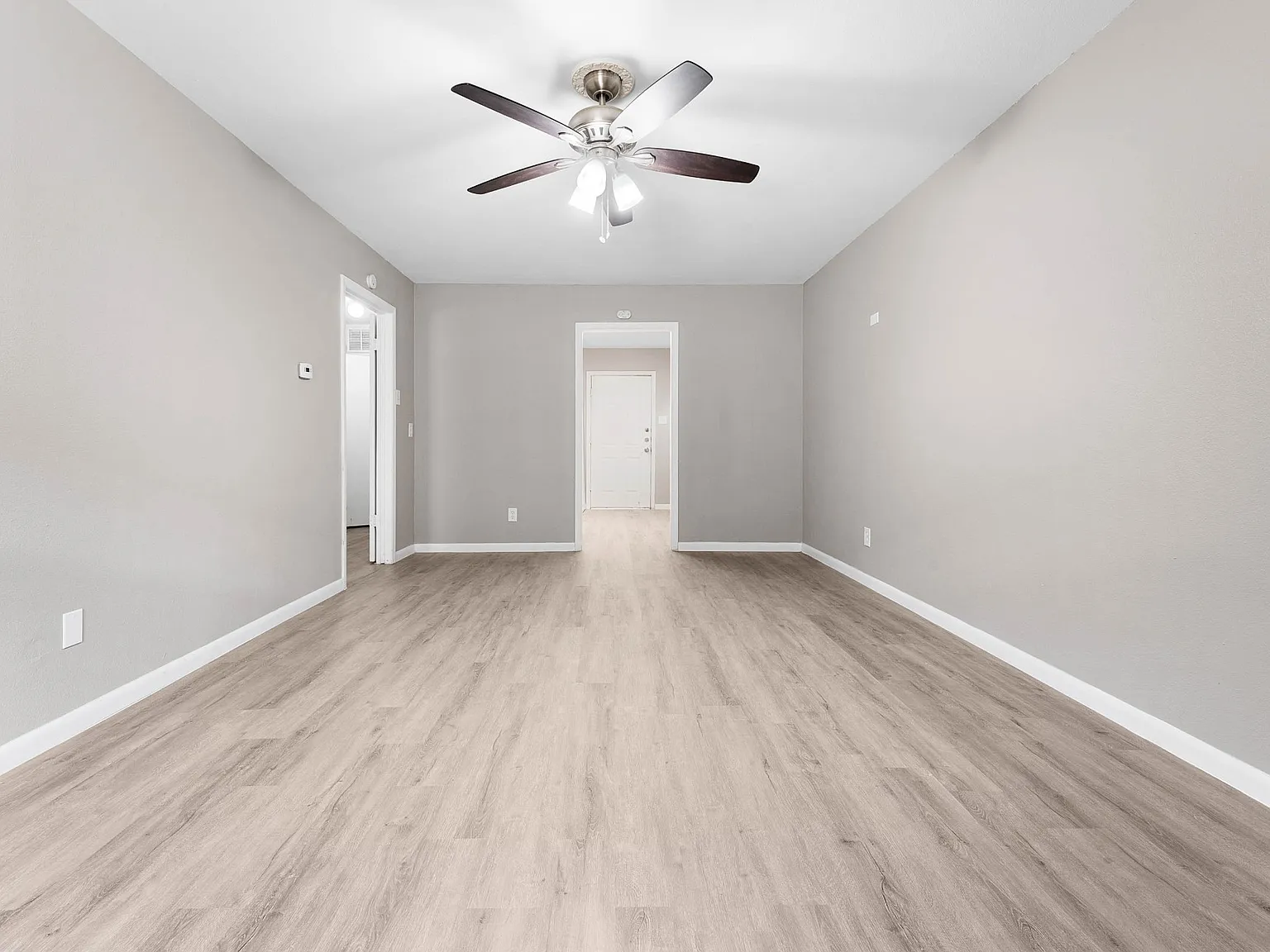 2 bed, 920 sqft, $1,025 — Photo 4
