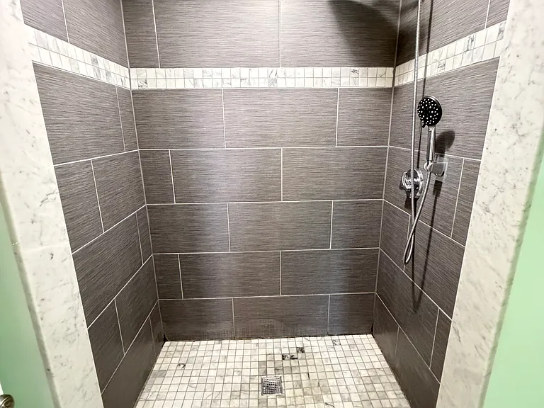 98 Roberts St #1 — Photo 5
