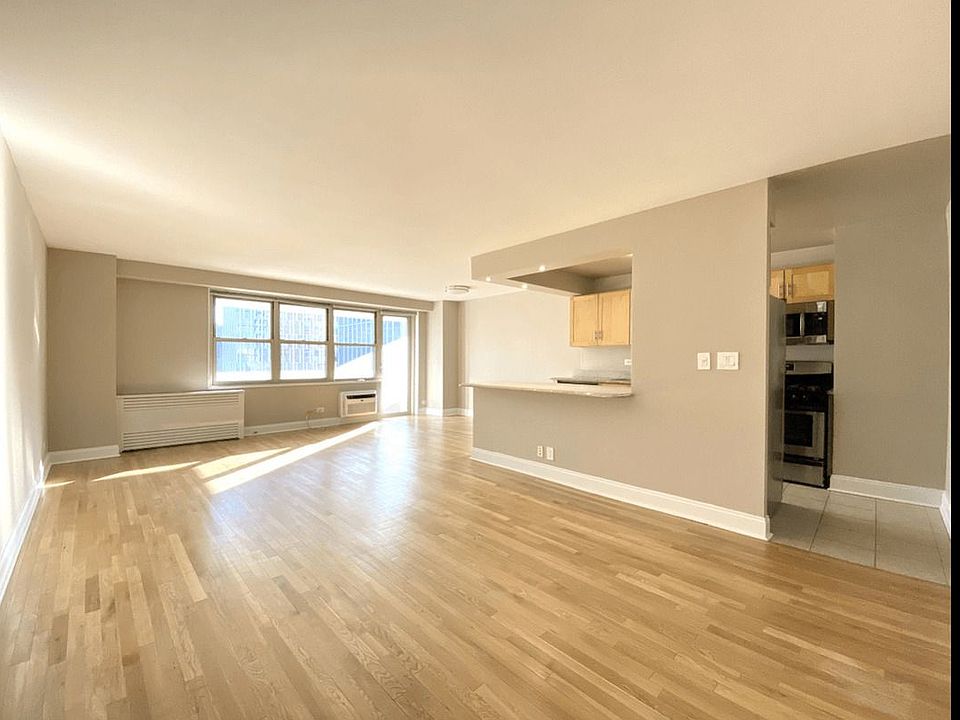 1st image of 310 Greenwich St APT 18F