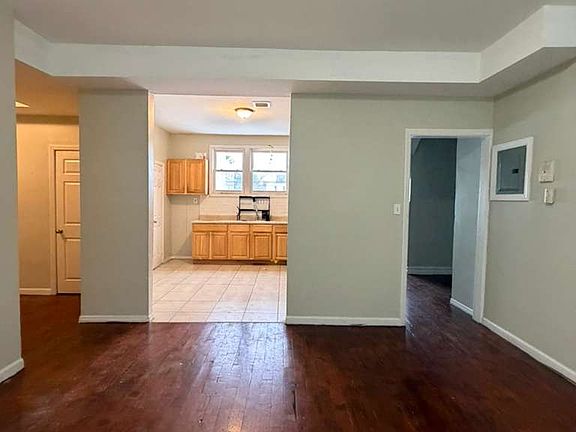 3rd image of 811 S 18th St Floor 1