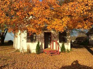 206 S Grant Ave, Stanford, IL 61774