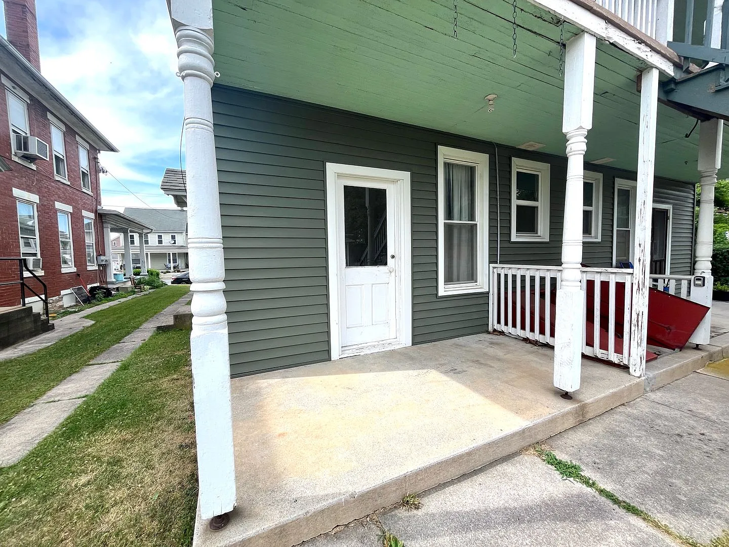 126-128 E Maple St — Photo 3