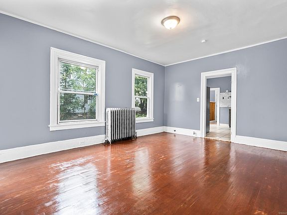 5th image of 1105 N Main St #1