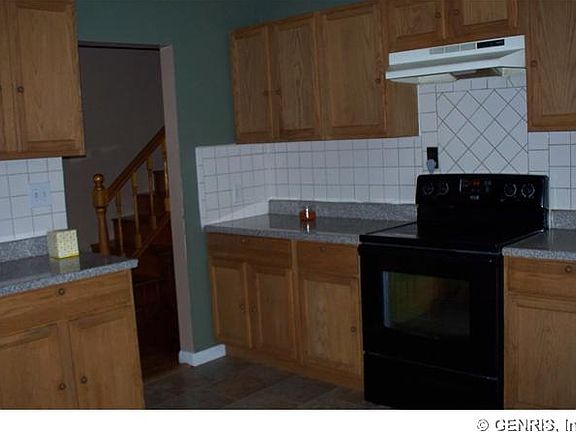 5th image of 199 Ovid St