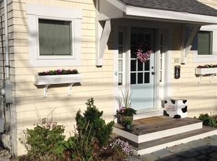 102 King Philip Ave, Bristol, RI 02809