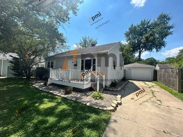 3 Walnut Pkwy, Crown Point, IN 46307