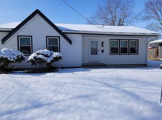 2820 E 40th Ct, Des Moines, IA 50317