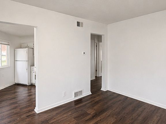 2nd image of 4680 Harrison St #4