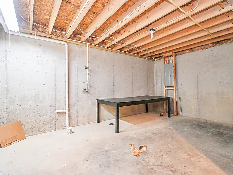 8453 Forest Valley Dr — Photo 53