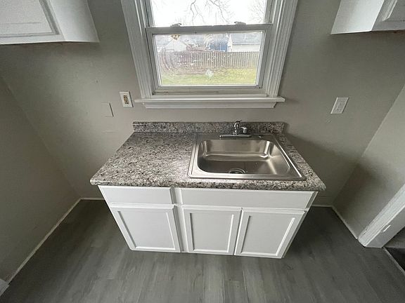 5th image of 1322-1324-1326 Brownell Ave #1326